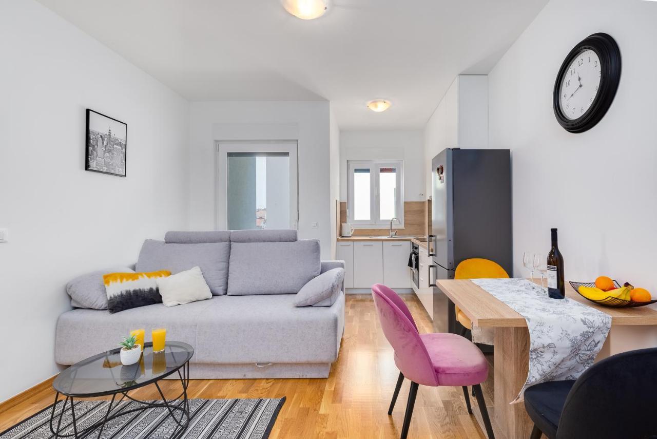 Apartment RoNi + besplatan parking Zadar Bagian luar foto