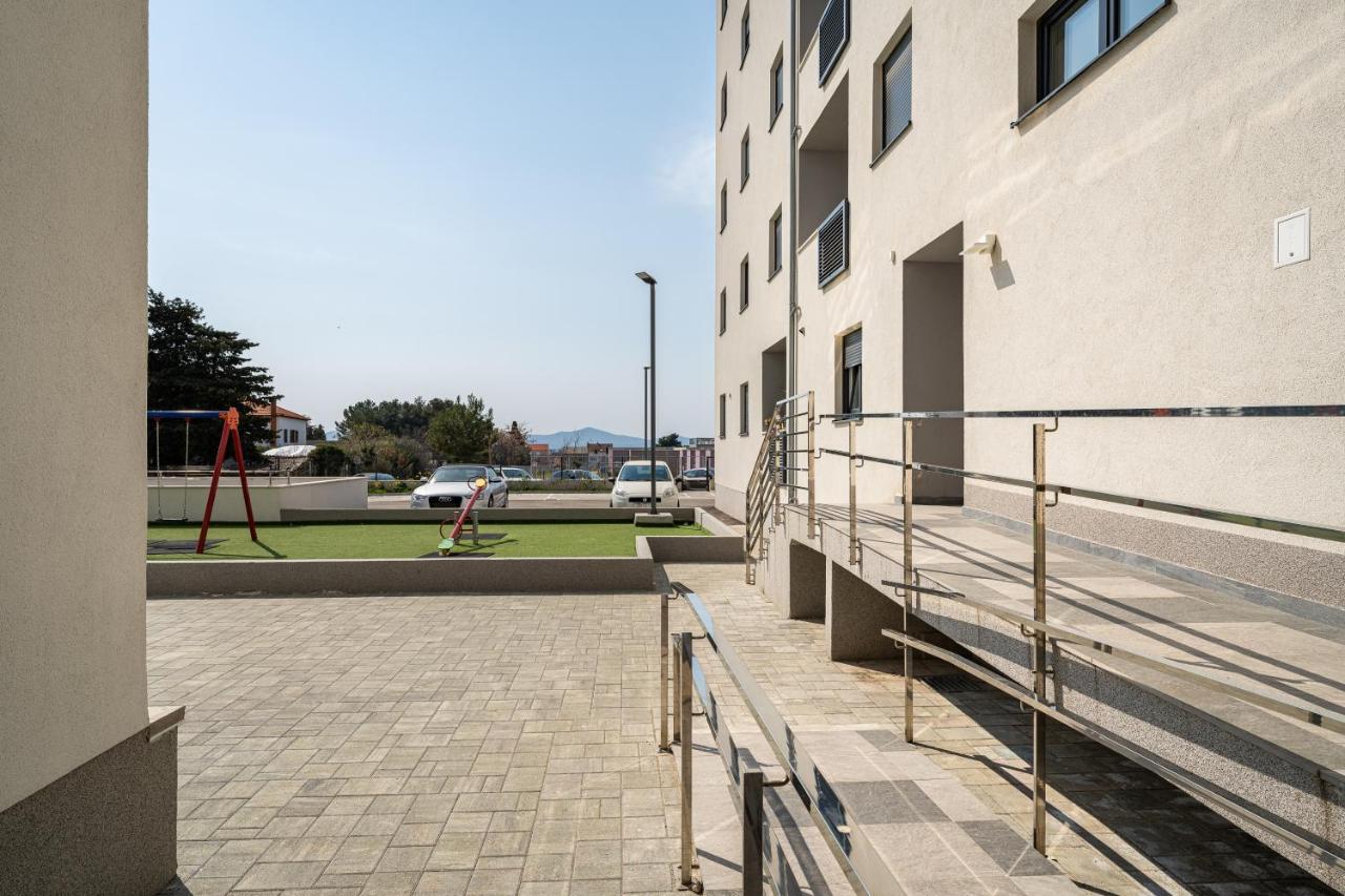 Apartment RoNi + besplatan parking Zadar Bagian luar foto