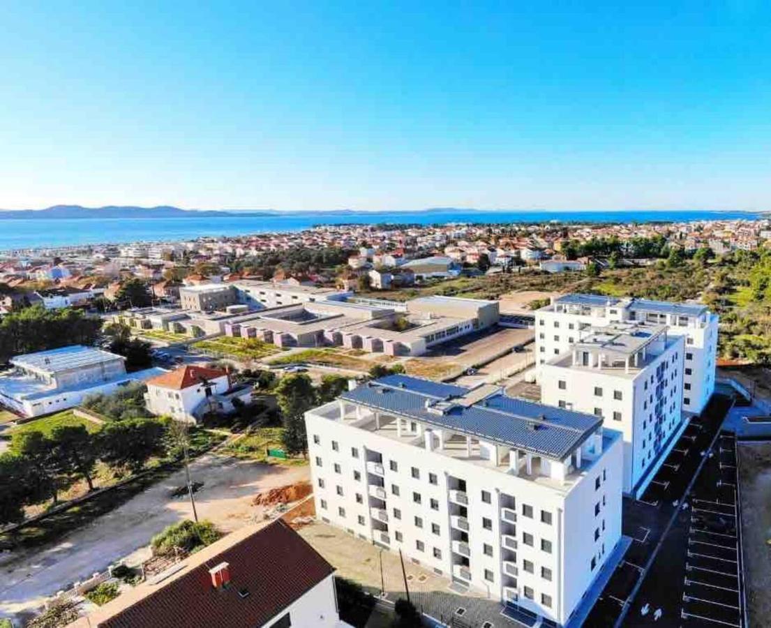 Apartment RoNi + besplatan parking Zadar Bagian luar foto